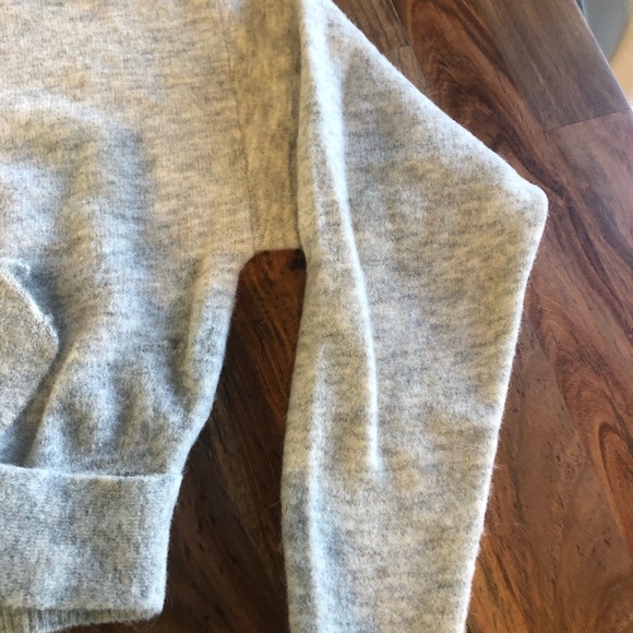 COPY - Aritzia Wilfred Cropped Sweater - Picture 6 of 10